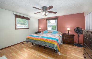 335 Delaware Ct, Carpentersville, IL 60110 - photo 7