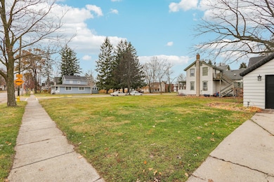 812 Center St, Lake Geneva, WI 53147 - photo 7