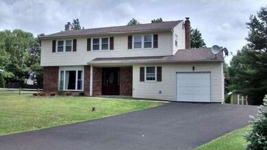 537 Sharon Rd, Colmar, PA 18915 - photo 2