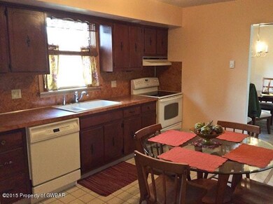 19 Pine Ave, Tamaqua, PA 18252 - photo 4