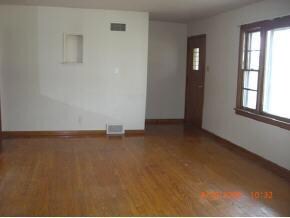 212 E Carr St, Milan, IN 47031 - photo 3