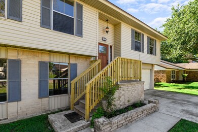 433 E Castle Harbour Dr, Friendswood, TX 77546 - photo 3