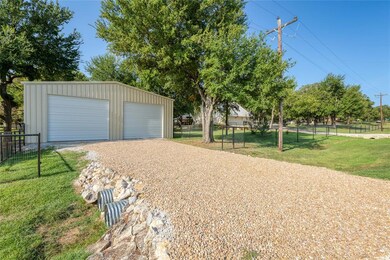 101 Woody Creek Dr, Springtown, TX 76082 - photo 4