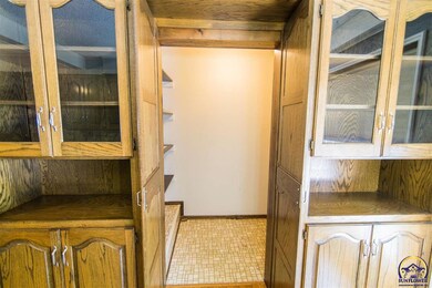 3525 SW Randolph Ave, Topeka, KS 66611 - photo 5