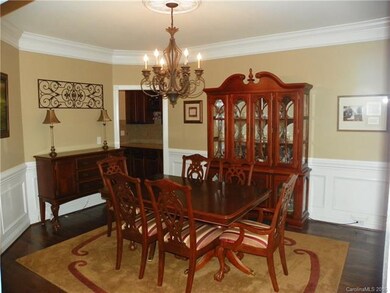 Dining Rm with ALL the Trimming