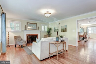 8807 Walnut Hill Rd, Chevy Chase, MD 20815 - photo 2