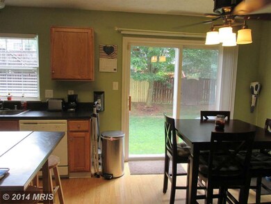 8705 Thornbrook Dr, Odenton, MD 21113 - photo 3