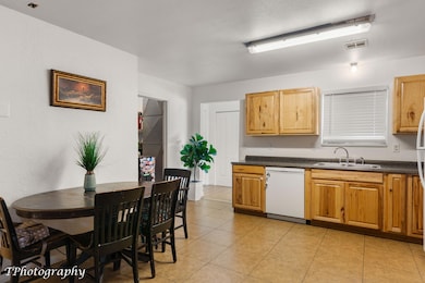 343 Pectol St, Washington, UT 84780 - photo 2