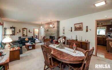 1816 W 43rd St, Davenport, IA 52806 - photo 5