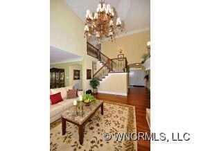 Tall ceilings with elegance.