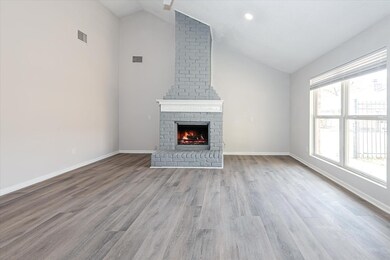 9024 Carousel Ln unit A and B, Houston, TX 77080 - photo 3