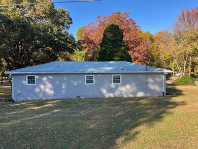 2621 Canady St, Nunnelly, TN 37137 - photo 3