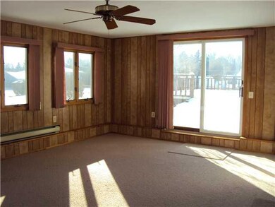 Family Room SUNNY BRIGHT FLORIDA ROOM OFF THE FAMI