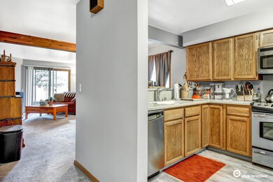 18_KitchenLiving