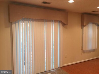 2149 N Anvil Ln, Temple Hills, MD 20748 - photo 7