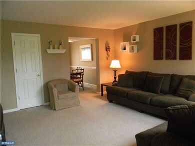 105 Runnymede Ct, Harleysville, PA 19438 - photo 3