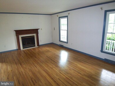 198 Pine Valley Rd, Doylestown, PA 18901 - photo 2