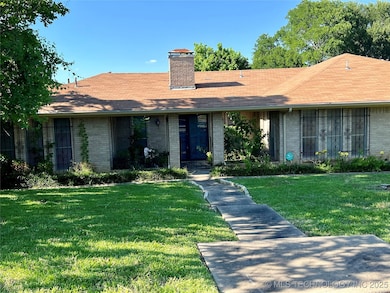 906 Briarwood Place, Durant, OK 74701 - photo 2