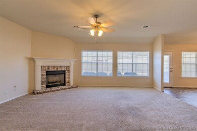 19421 E 48th St S, Broken Arrow, OK 74014 - photo 5