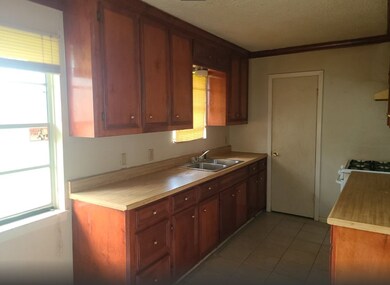 7722 Yoe St, Houston, TX 77016 - photo 5