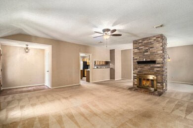 4006 Spring Brook Ct, Pearland, TX 77584 - photo 7