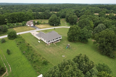 528 N Mary Lynn Ln, Nixa, MO 65714 - photo 2