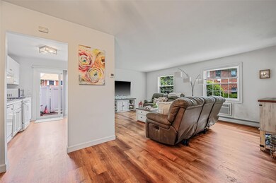 460 Old Town Rd unit 8H, Port Jefferson Station, NY 11776 - photo 3