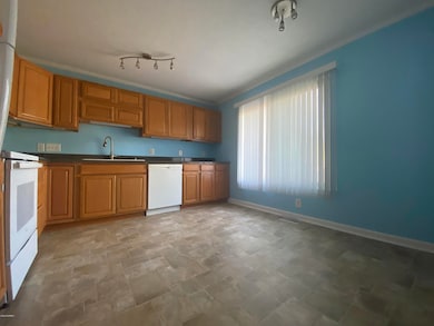 220 Lakewood Dr, Jacksonville, NC 28546 - photo 4