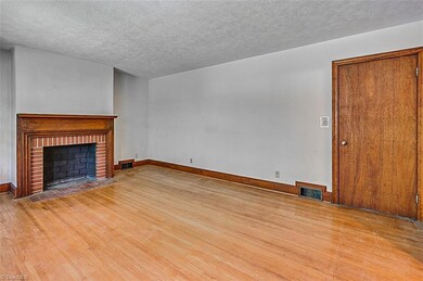 1042 Westmont Dr, Asheboro, NC 27205 - photo 5