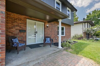 Front Entry Detail-003-034-4200x2796