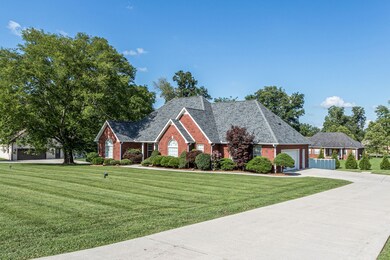 132 Highland Cir, Shelbyville, TN 37160 - photo 2