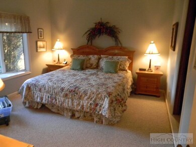 264 Evergreen Dr unit 1, Blowing Rock, NC 28605 - photo 5