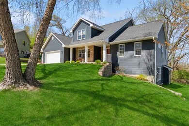 3915 Forest View Ct NE, Cedar Rapids, IA 52411 - photo 2