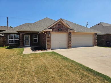 1108 Bryan Dr, Moore, OK 73160 - photo 3