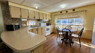 10 Deer Hill Ave - Kitchen