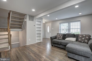 8637 Spring Creek Ct, Springfield, VA 22153 - photo 3