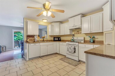 146 Carol Louise Dr, Caseyville, IL 62232 - photo 3