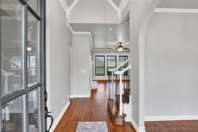 Entryway w beamed ceiling