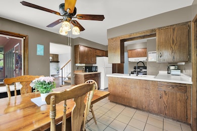 Dining to Kitchen