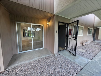 420 N Villa Ct unit 103, Palm Springs, CA 92262 - photo 2