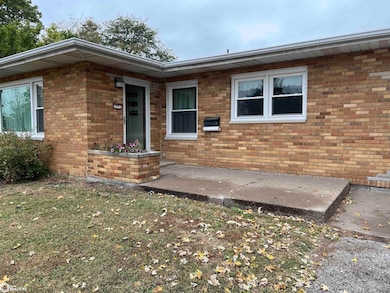 1571 Laurel St, Hamilton, IL 62341 - photo 4