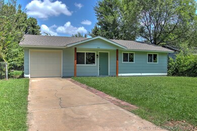 241 W Portland St, Sapulpa, OK 74066 - photo 2