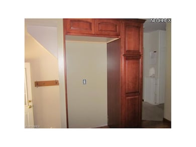 Beautiful cupboards including a pantry