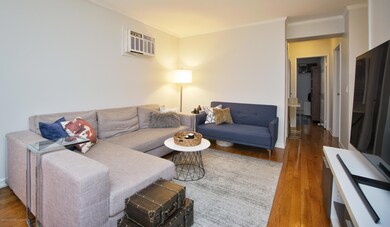 (3) LIVING ROOM