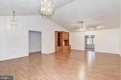 1960 Quiet Meadows Ct, Huntingtown, MD 20639 - photo 5