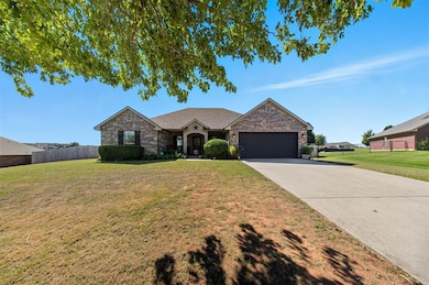 2025 Saddlecloth Trail, Guthrie, OK 73044 - photo 2