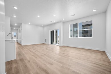 6051 Silver Birch Ln unit 2-202, St. George, UT 84790 - photo 3