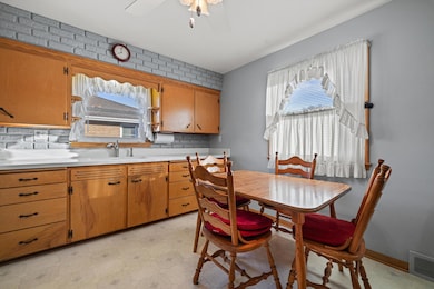 1911 Polaris Ave, Racine, WI 53404 - photo 4