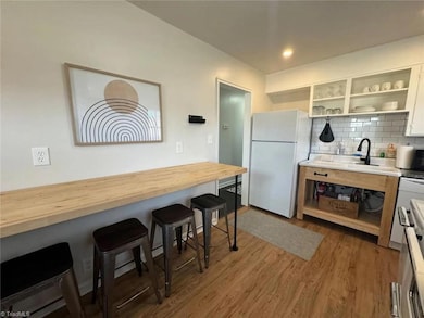 2115 Maple St, Greensboro, NC 27405 - photo 5