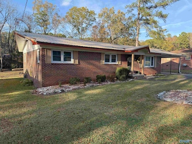 1524 Arrow Dr, Gadsden, AL 35903 - photo 2